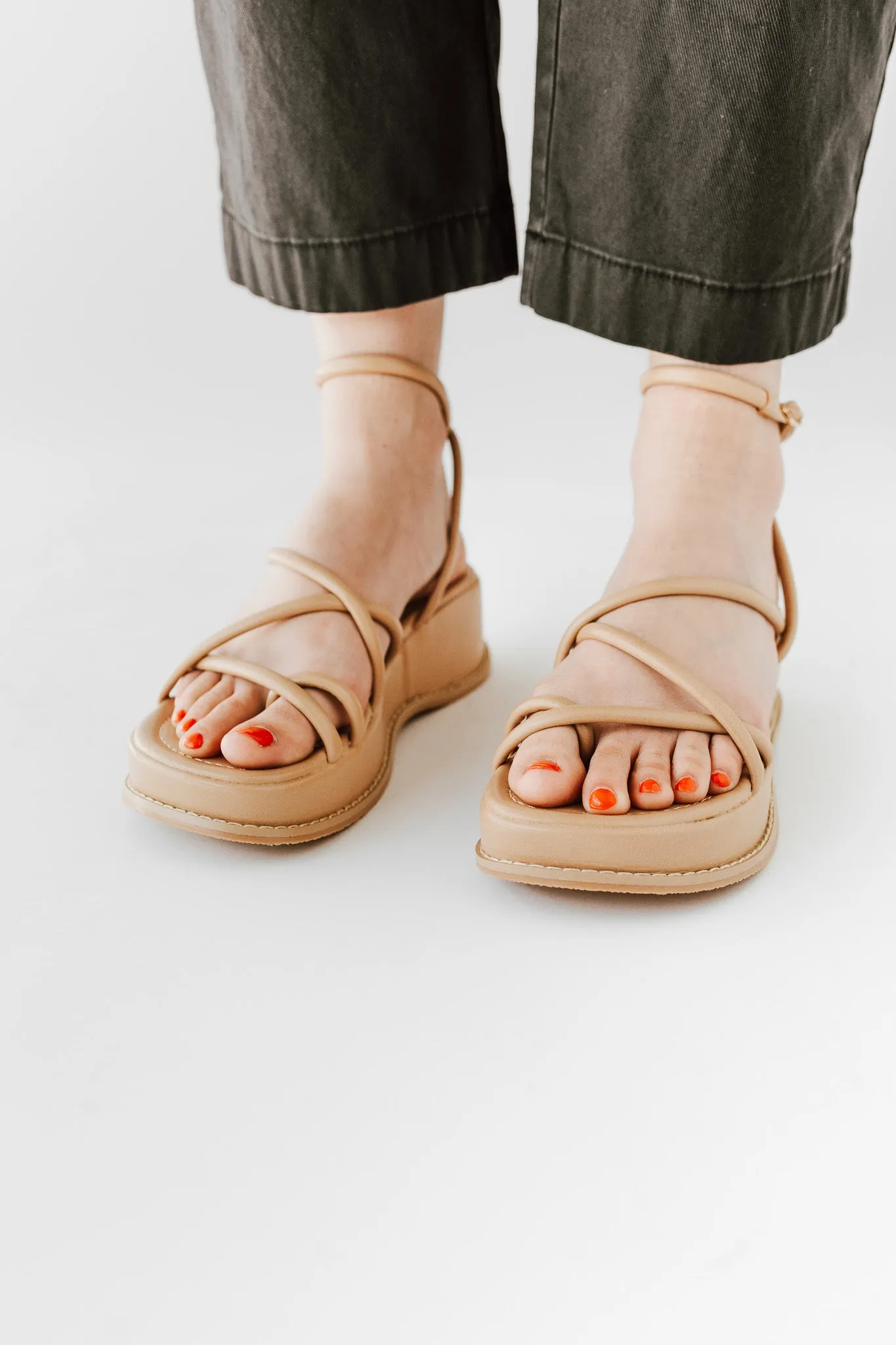 Chinese Laundry: Clairo Smooth Platform Sandal in Sand