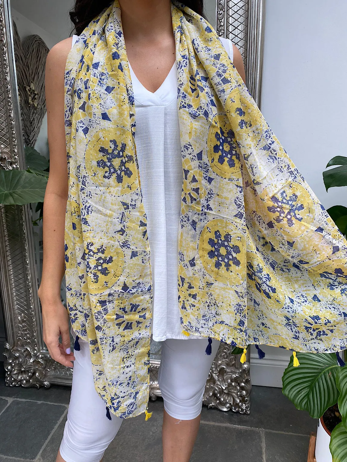 Mosaic Tile Print Tassel Scarf