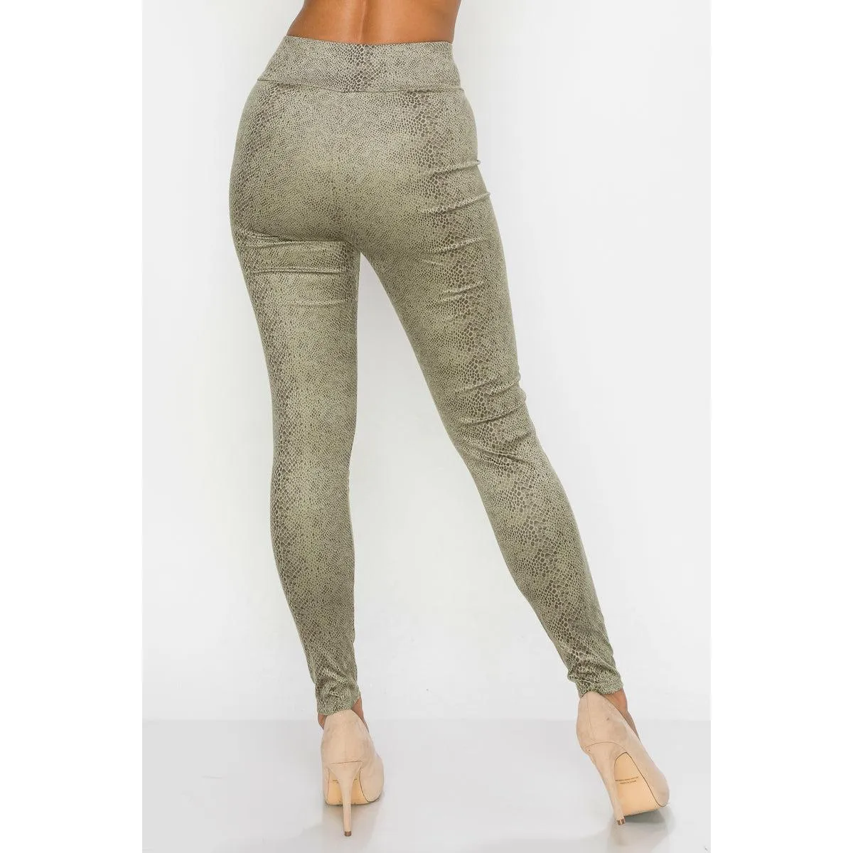 Sleeveless snake print top and leggings set